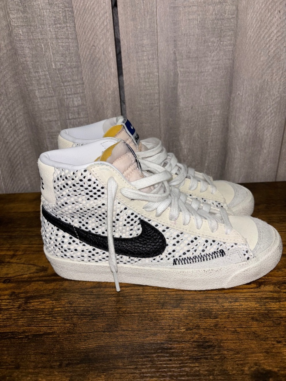 Nike Blazer Alter & Reveal 77 sneakers size 5Y youth high top